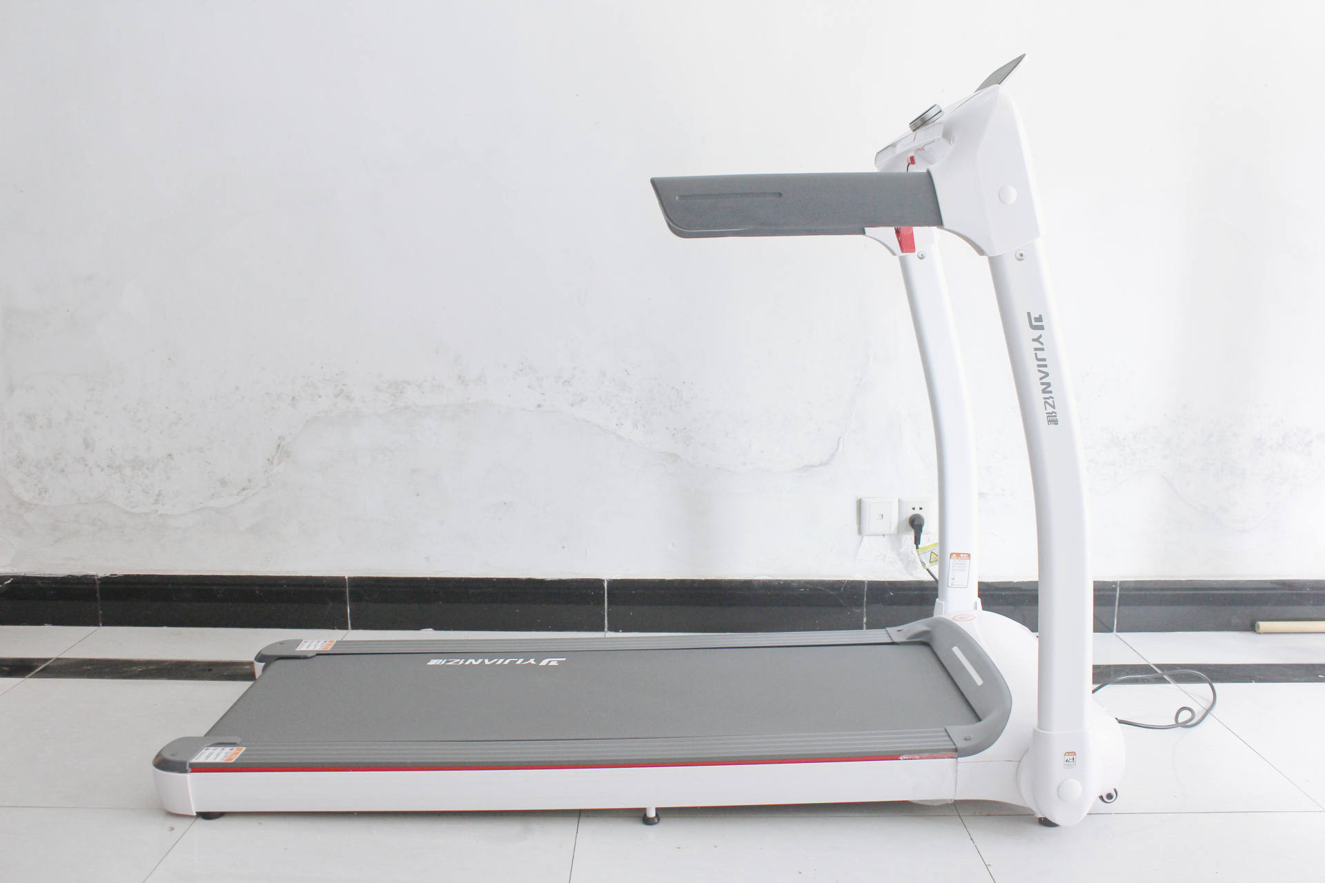 pg電子娛樂平臺 每逢佳節(jié)胖三斤？華為智選億健精靈S7跑步機，宅家健身好選擇