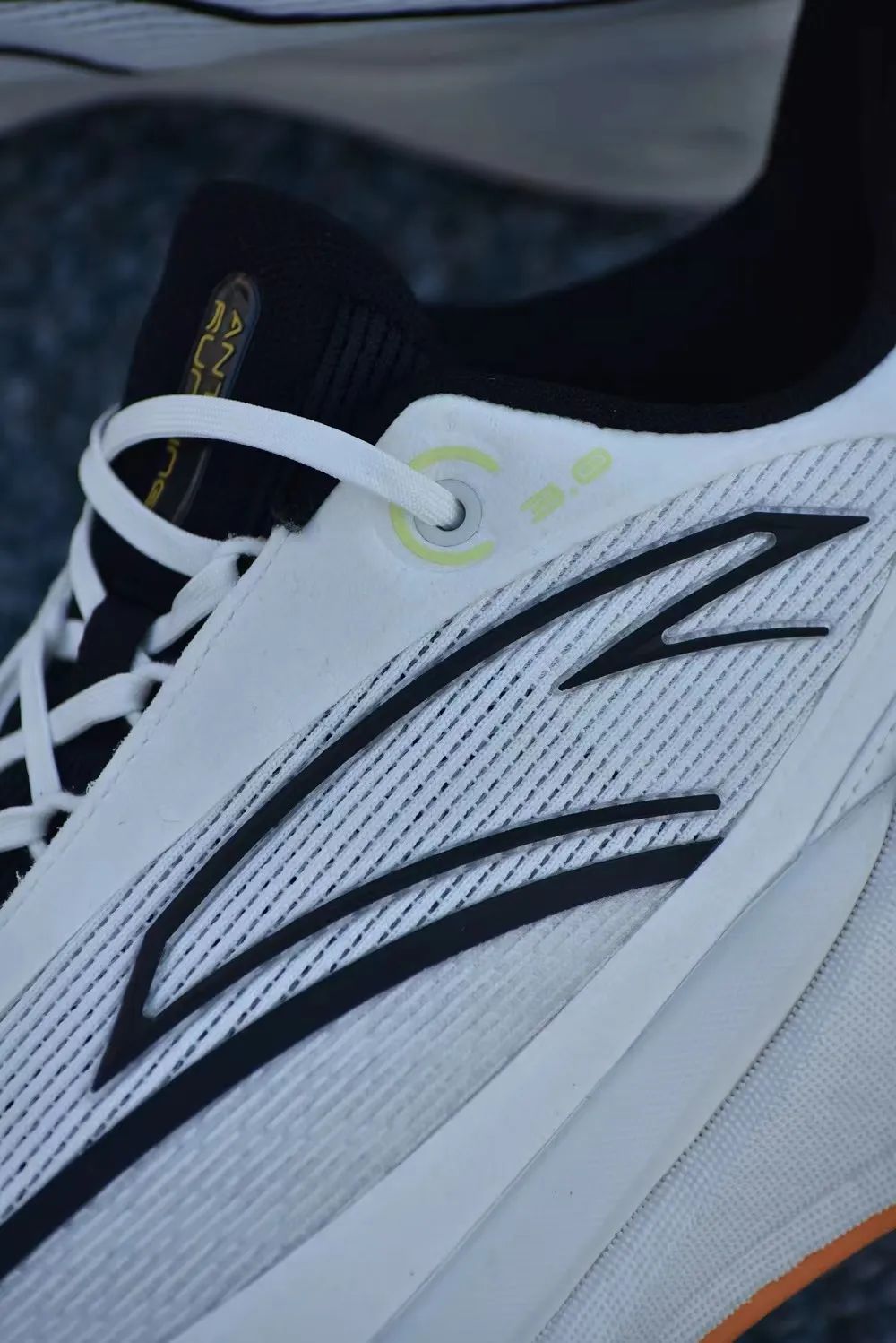 健身手套什么材質(zhì)好_健身手套買(mǎi)大點(diǎn)好還是小點(diǎn)好_健身手套怎么選