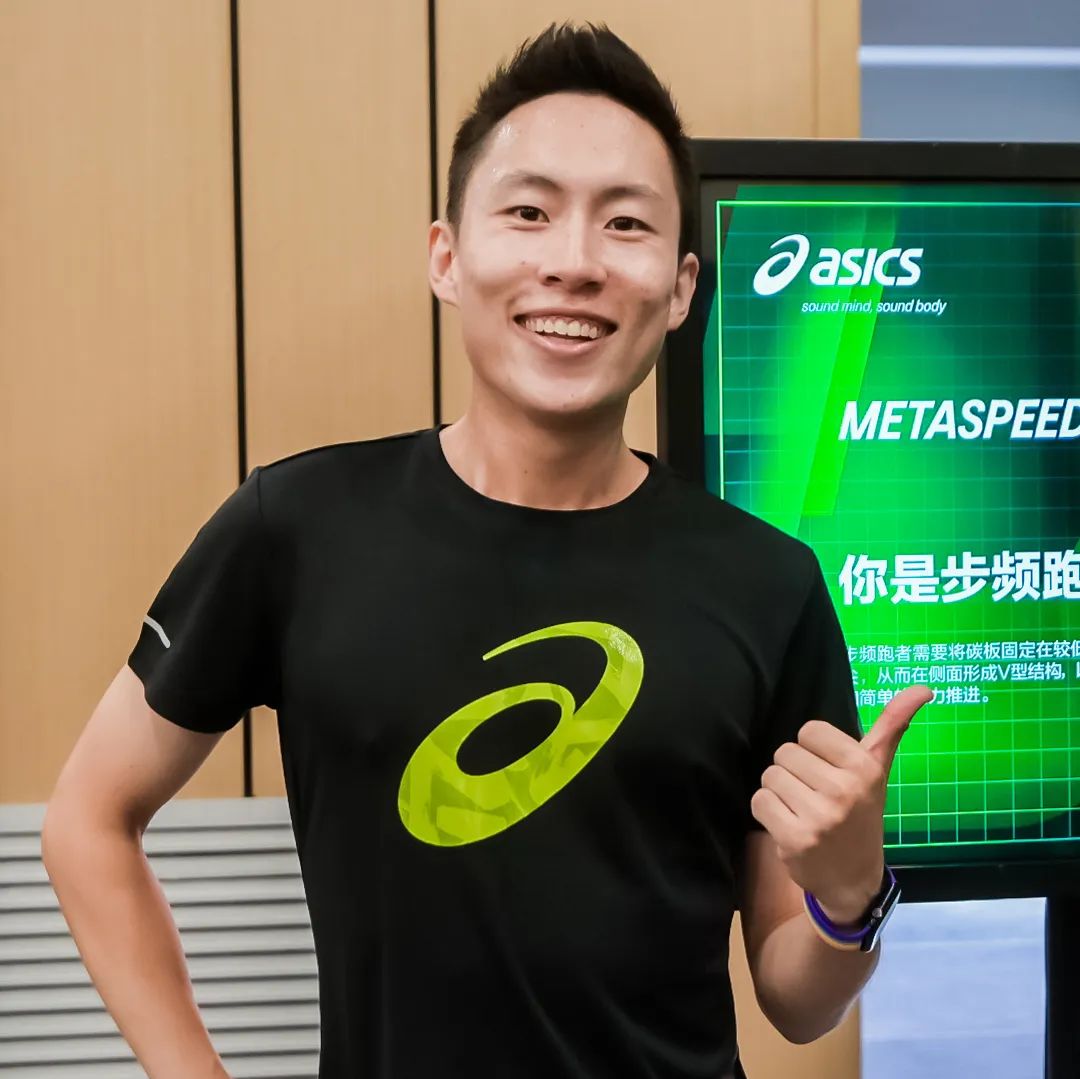 健身手套怎么選_健身手套什么材質(zhì)好_健身手套買(mǎi)大點(diǎn)好還是小點(diǎn)好