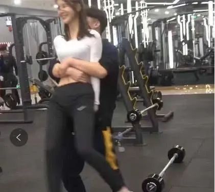 健身手套緊一點好還是松一點好_什么健身手套好點_健身手套有用嗎