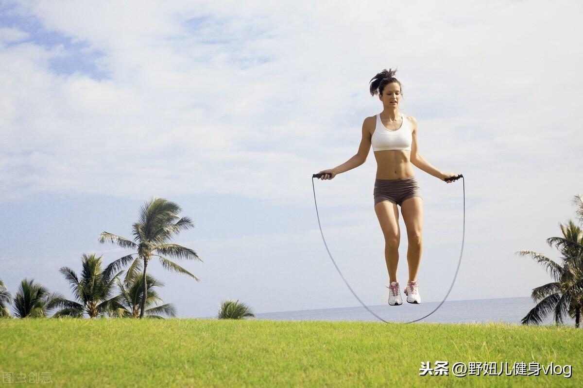原地跳胸痛_運動減脂原地跳胸會小嗎_原地跳胸口疼是怎么回事