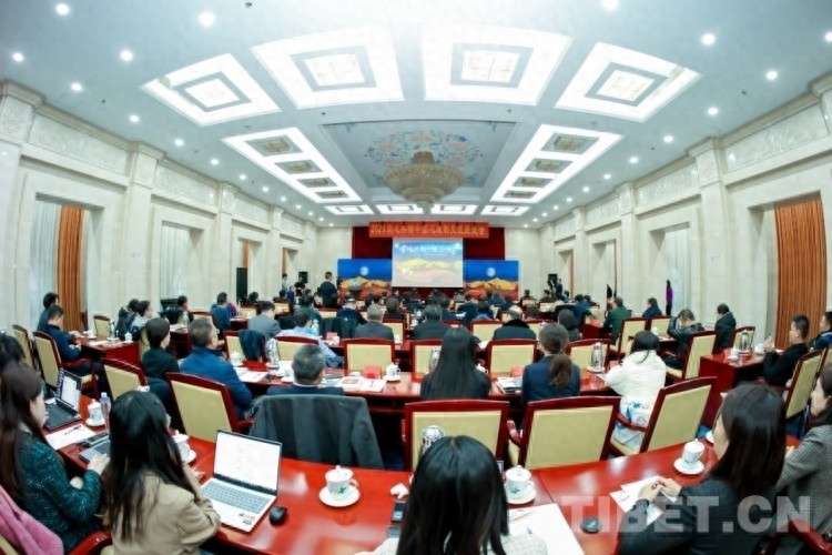 pg賞金大對(duì)決試玩版 “同心·共鑄中國(guó)心”初心專場(chǎng)座談暨表彰大會(huì)在京舉行