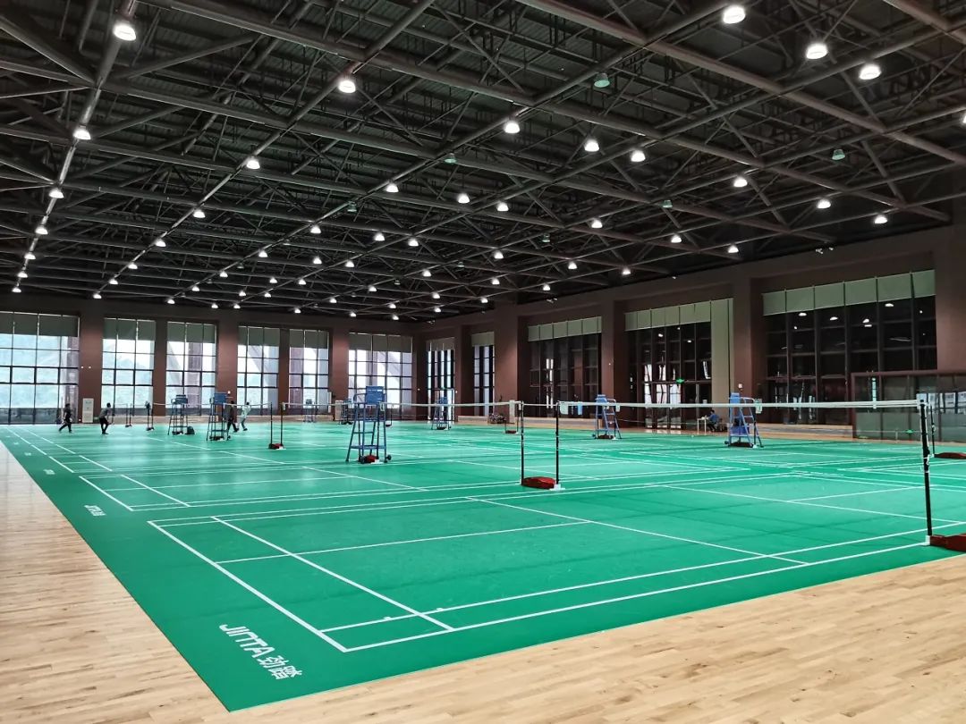 龍門綜合訓(xùn)練器_龍門器健身_龍門練胸標(biāo)準(zhǔn)動作圖解