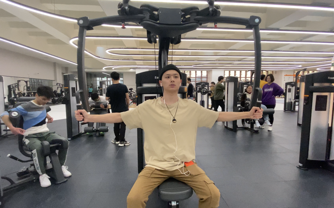 龍門綜合訓(xùn)練器_龍門練胸標(biāo)準(zhǔn)動(dòng)作圖解_什么是龍門式機(jī)器人