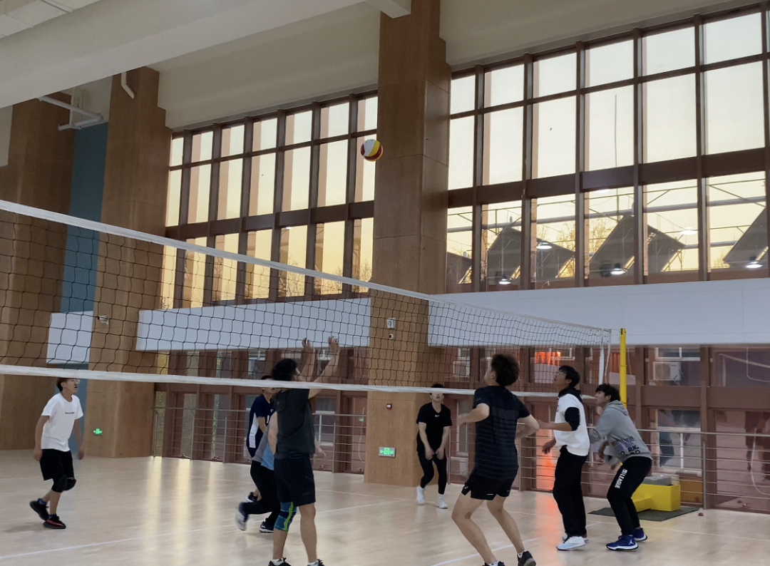 龍門綜合訓(xùn)練器_龍門練胸標(biāo)準(zhǔn)動(dòng)作圖解_什么是龍門式機(jī)器人