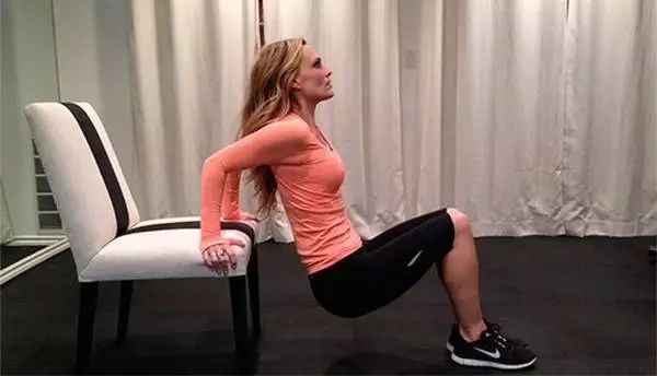 室內(nèi)健身鍛煉_高強(qiáng)度室內(nèi)健身計(jì)劃_室內(nèi)高強(qiáng)度體能訓(xùn)練