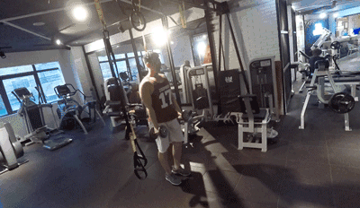 深蹲把腿練粗了_粗練腿變深蹲會讓腿變粗嗎_練深蹲會讓腿變粗嗎