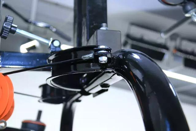 家庭版健身器材安裝教程_海德三人站綜合訓練器測評_大型全身綜合訓練器