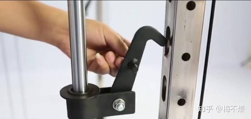 健身綜合訓(xùn)練器_健身器材訓(xùn)練動(dòng)作講解_健身器材訓(xùn)練視頻教程