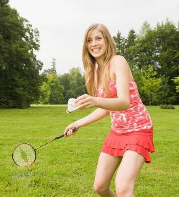 月經(jīng)期間運(yùn)動(dòng)推薦_月經(jīng)期可以做力量訓(xùn)練_經(jīng)期適合打羽毛球嗎