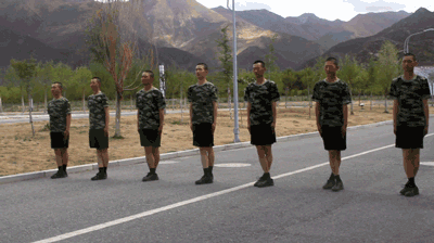 地面雙腿壓前腿_地面壓腿的基本步驟視頻_地面壓前腿的正確方法