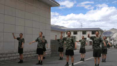 地面雙腿壓前腿_地面壓前腿的正確方法_地面壓腿的基本步驟視頻