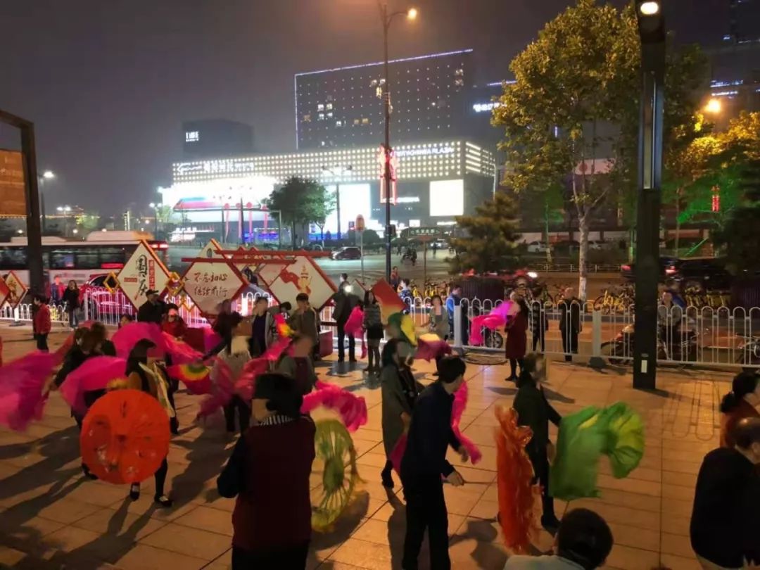 廣場(chǎng)健身舞全集_健身廣場(chǎng)舞完整版_全集廣場(chǎng)舞健身操視頻