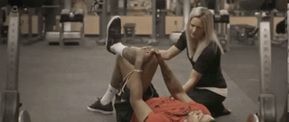 靠墻靜蹲可以練大腿肌肉嗎_練靠墻靜蹲可以瘦腿嗎_靠墻靜蹲能練出肌肉嗎