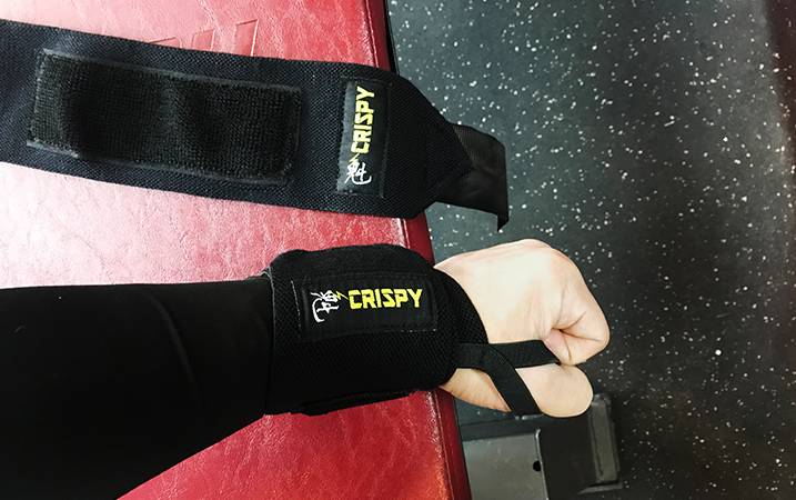 健身手套有味道_健身手套是否必要_健身手套利弊分析