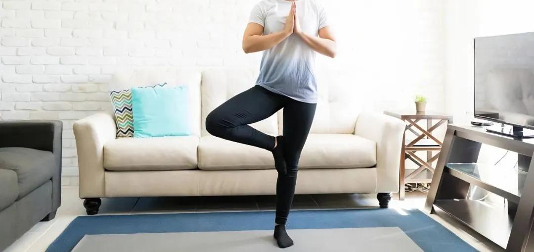 靠墻靜蹲能練腹肌嗎_靠墻靜蹲能練出肌肉嗎_練靠墻靜蹲可以瘦腿嗎