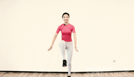 在家自重訓(xùn)練增肌減脂_沒(méi)有健身器怎么練胸肌_室內(nèi)健身全身鍛煉動(dòng)作