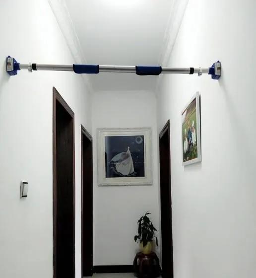 啞鈴彈力帶訓(xùn)練方法_居家健身器材推薦_沒有健身器怎么練胸肌