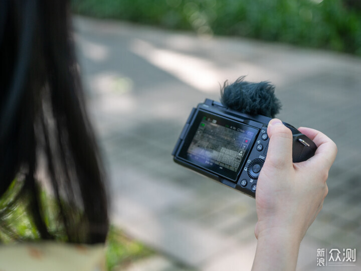 索尼ZV-E1相機體驗，選卡、選鏡頭一文看全_新浪眾測