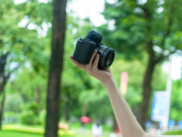 索尼ZV-E1相機體驗，選卡、選鏡頭一文看全_新浪眾測