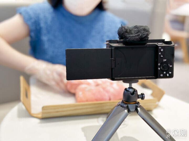 索尼ZV-E1相機體驗，選卡、選鏡頭一文看全_新浪眾測