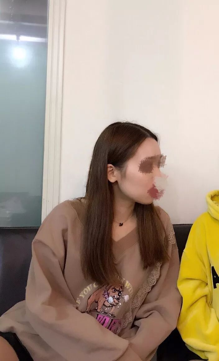 右胳膊上臂一使勁就疼_右手手臂使不上勁_感覺右手臂使不上勁是怎么回事