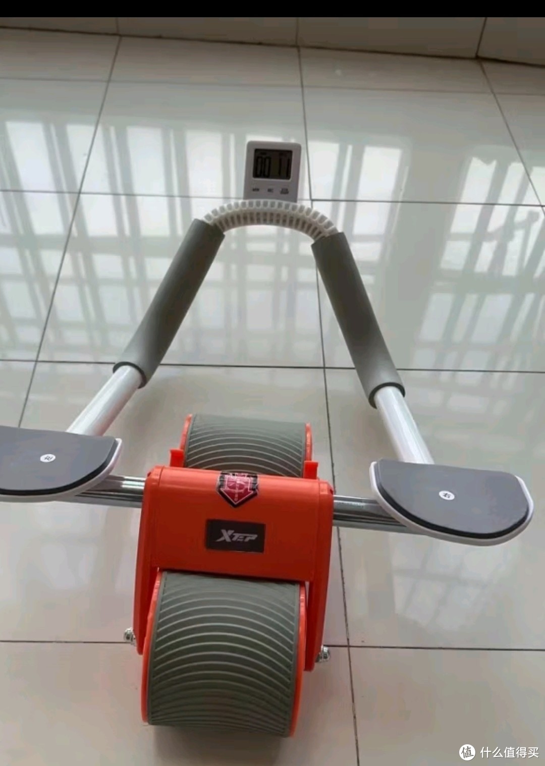 pg網(wǎng)賭軟件下載 特步（XTEP）四輪健腹輪自動回彈家用肘撐平板鍛練卷腹肌輪帶輔助男女健身器材