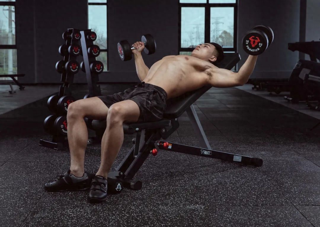 pg棋牌 家用臥推架怎么選？一文講全講透！