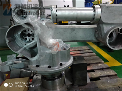 工業(yè)機(jī)械手臂