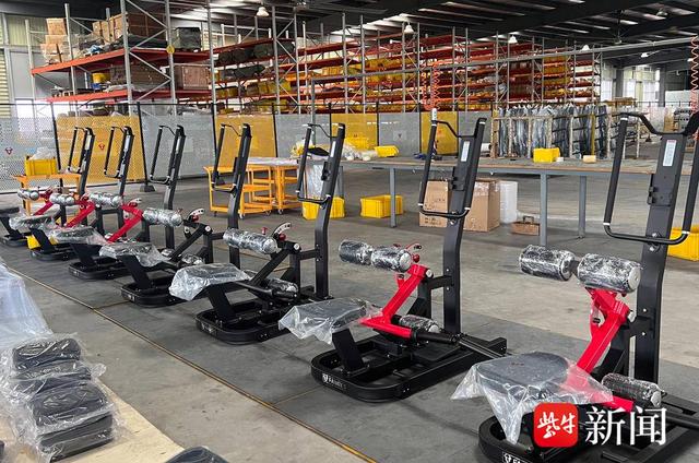 三飛體育綜合訓(xùn)練器_大型全身綜合訓(xùn)練器_揚(yáng)州健身器材出口