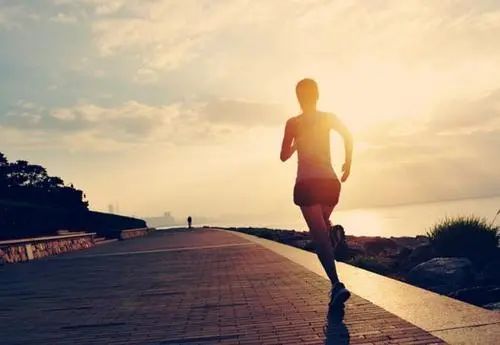 力量訓練后有氧_力量運動后有氧會不會減少肌肉_力量訓練多久后有氧運動