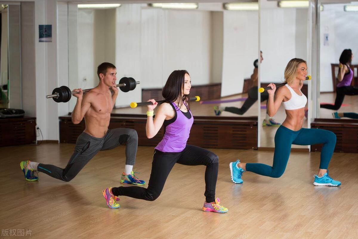 健身時(shí)重量怎么增加_健身加重量可以增肌嗎_健身加大重量