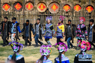 pg電子娛樂(lè)平臺(tái) 楚雄永仁：千年彝鄉(xiāng)上演“T臺(tái)秀”