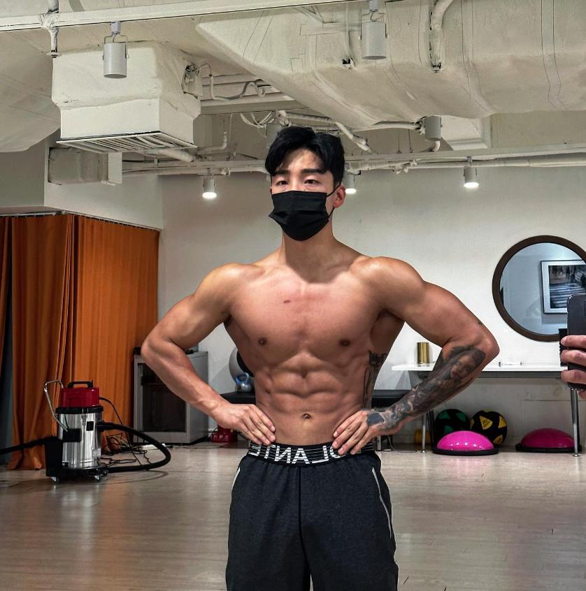 夏天健身運(yùn)動(dòng)_水上飛人極限運(yùn)動(dòng)_街頭極限健身沒有腿部?