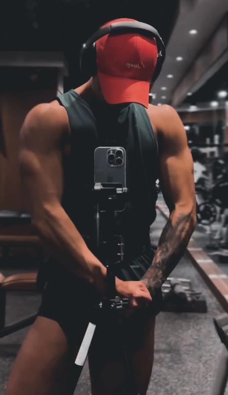 街頭極限健身沒有腿部?_夏天健身運(yùn)動(dòng)_水上飛人極限運(yùn)動(dòng)