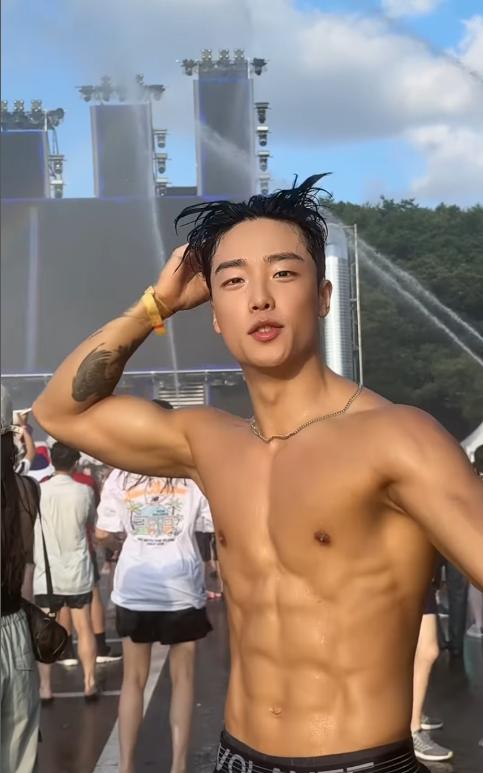 水上飛人極限運(yùn)動(dòng)_街頭極限健身沒有腿部?_夏天健身運(yùn)動(dòng)