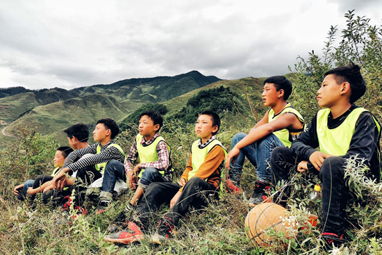 運(yùn)動(dòng)跑步怎么畫_小朋友跑步運(yùn)動(dòng)簡(jiǎn)筆畫_運(yùn)動(dòng)跑步的簡(jiǎn)筆畫