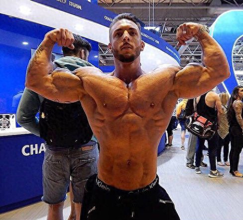 pg網(wǎng)賭軟件下載 三角形的胸肌真的很難看，增加上胸厚度才是王道，必做的5個(gè)動(dòng)作