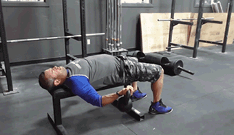 上胸肌訓練動作_健身肌肉分離度怎么提高_男性胸肌訓練方法